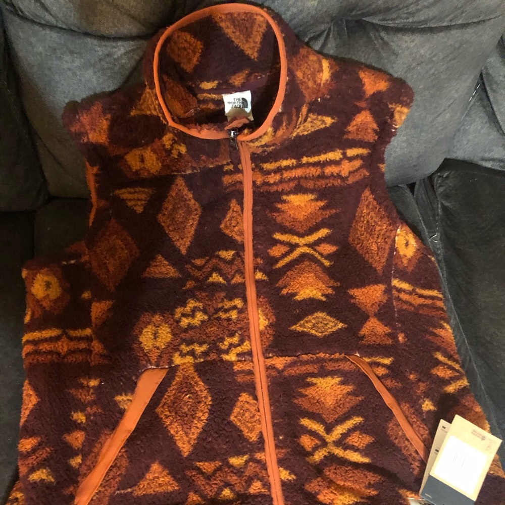 Maroon/orange fleece vest